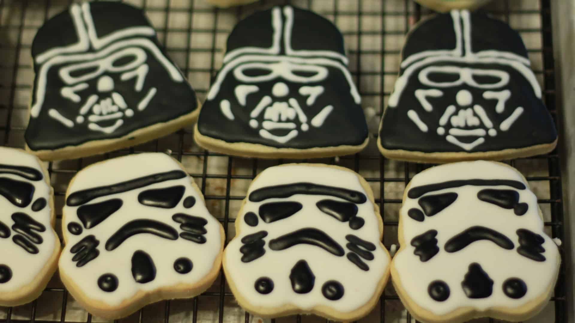 darth vadar and storm trooper cookies