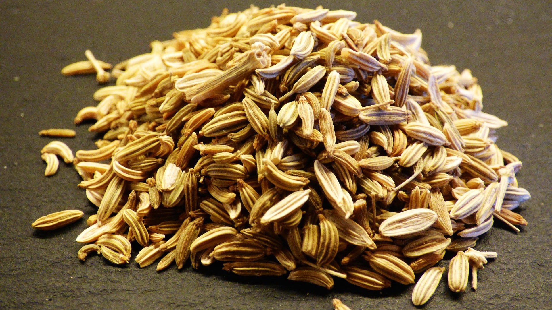mound of fennel seeds