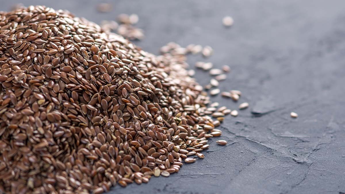 mound of flax seeds