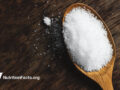 Wooden spoon with sweetener