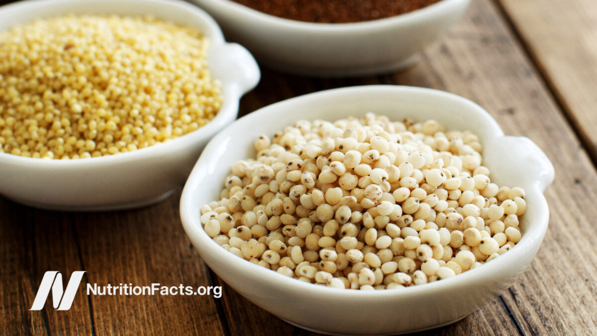 cereales sin gluten en cuencos